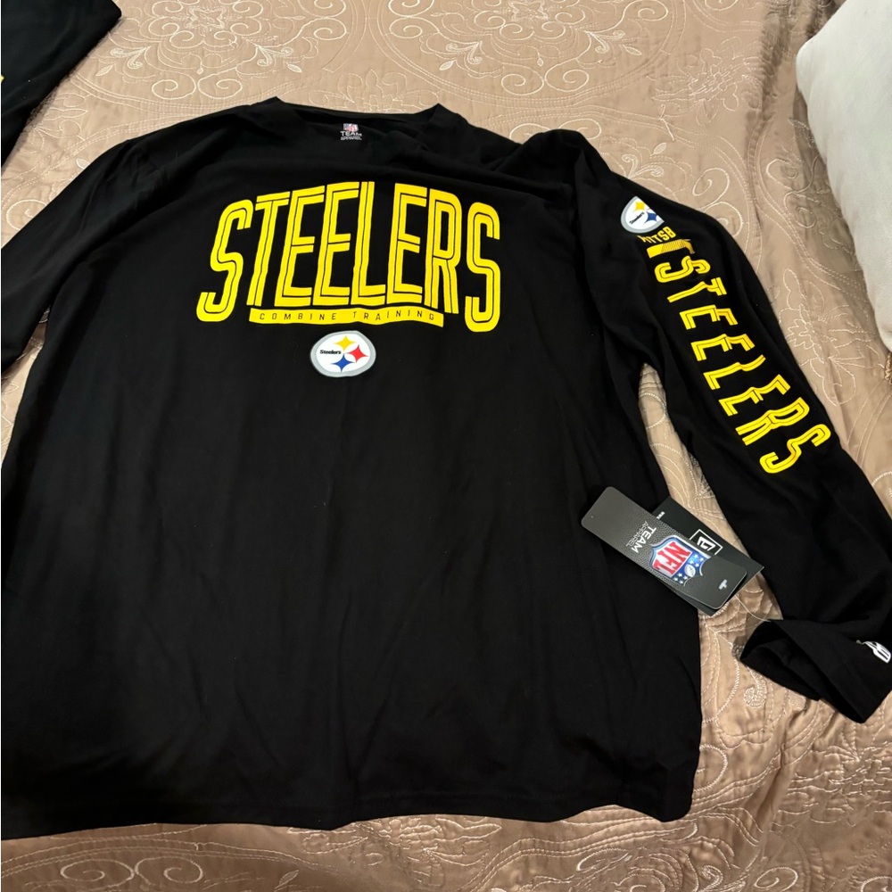 Pittsburgh Steelers long sleeve XL shirt. new with tags on it.